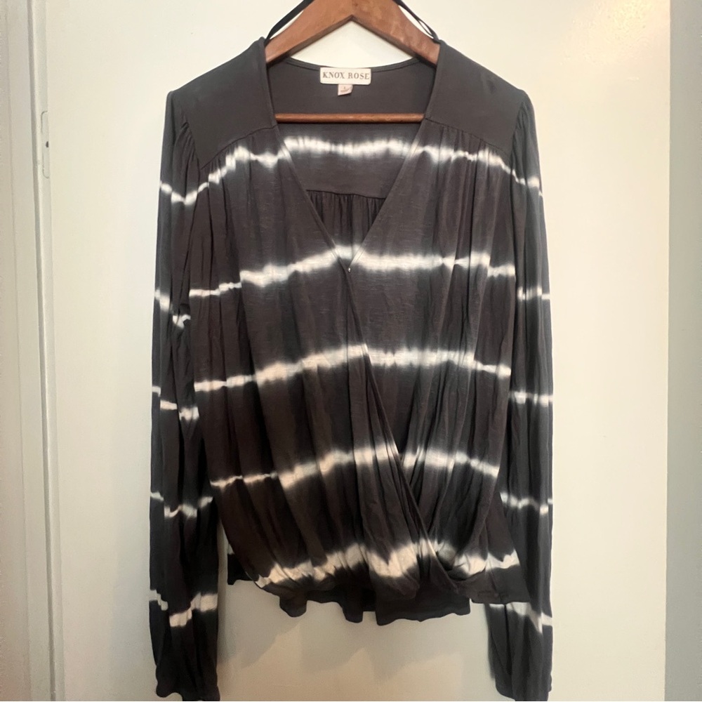 Knox Rose Black & White Tie-Dye Surplice Long Sleeve Top - Large